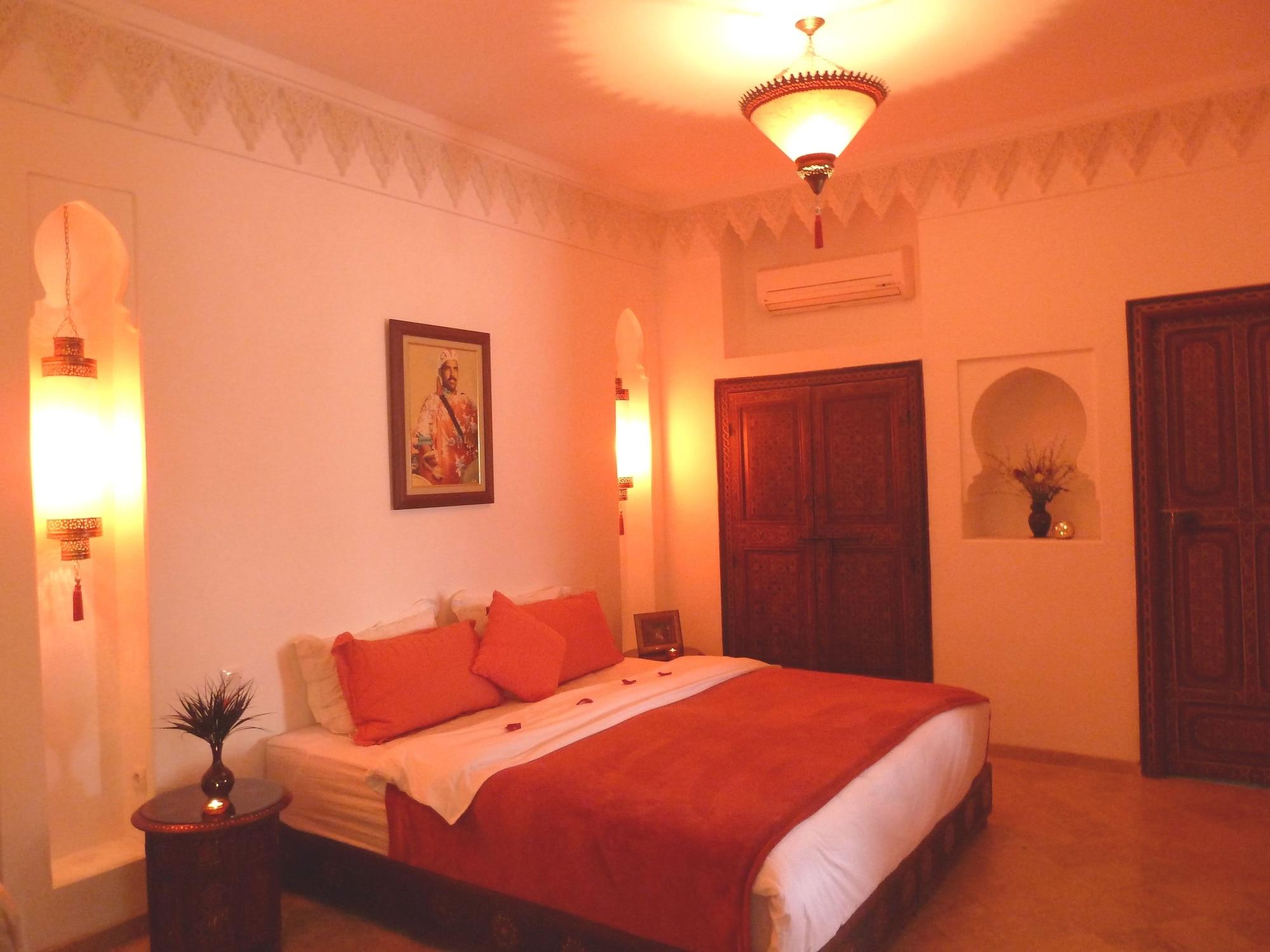 Riad Viva Marrakesh Exterior photo A bedroom in a hotel in Morocco