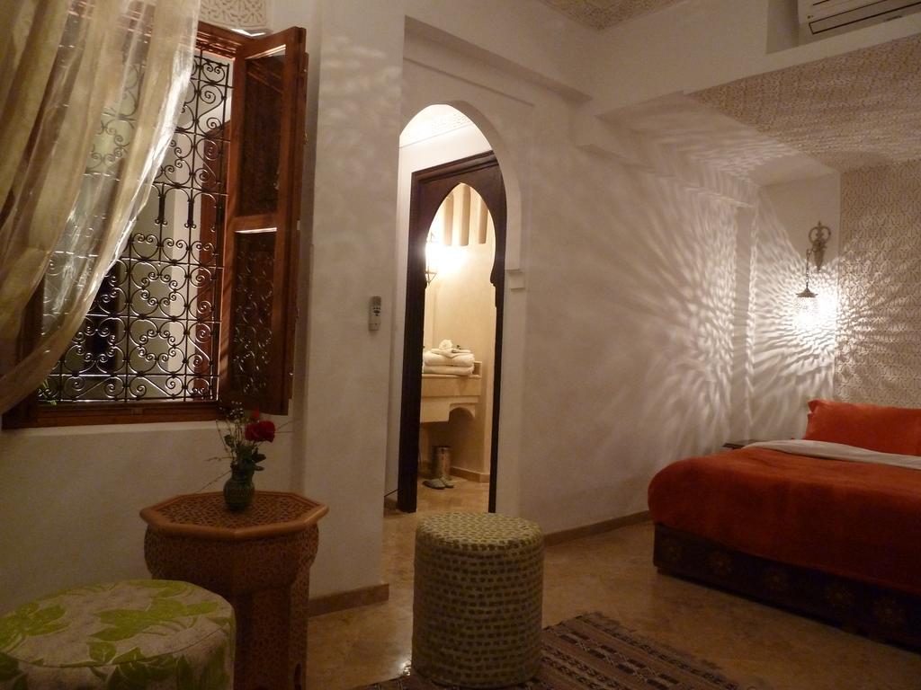 Riad Viva Marrakesh Exterior photo A room in a Moroccan riad