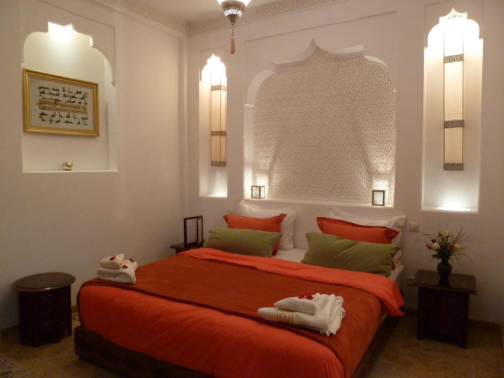 Riad Viva Marrakesh Exterior photo A bedroom in a hotel in Morocco