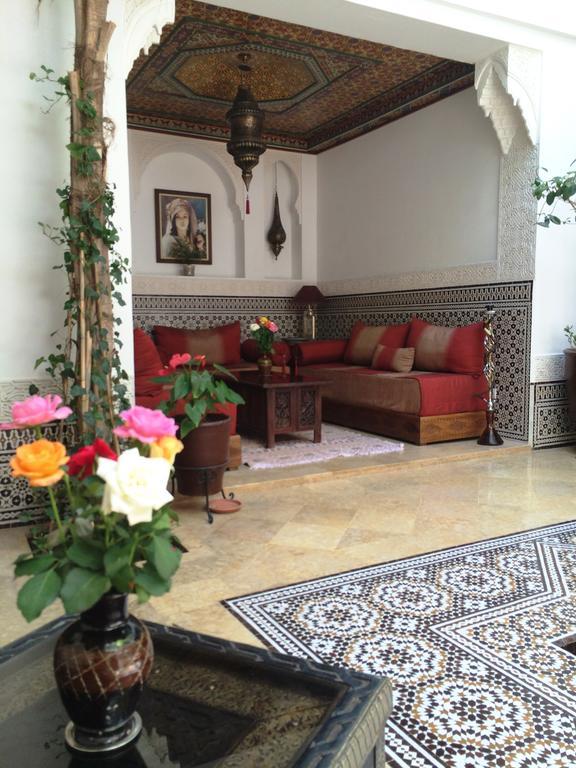 Riad Viva Marrakesh Exterior photo A Moroccan salon