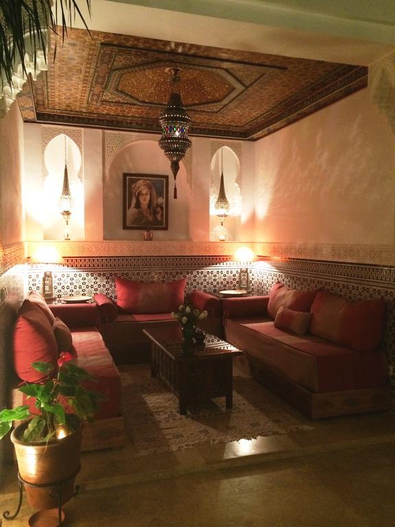 Riad Viva Marrakesh Exterior photo A Moroccan living room